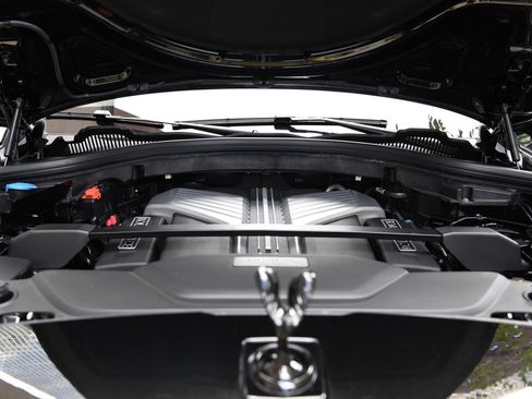 Used 2024 Rolls-Royce Cullinan image 27