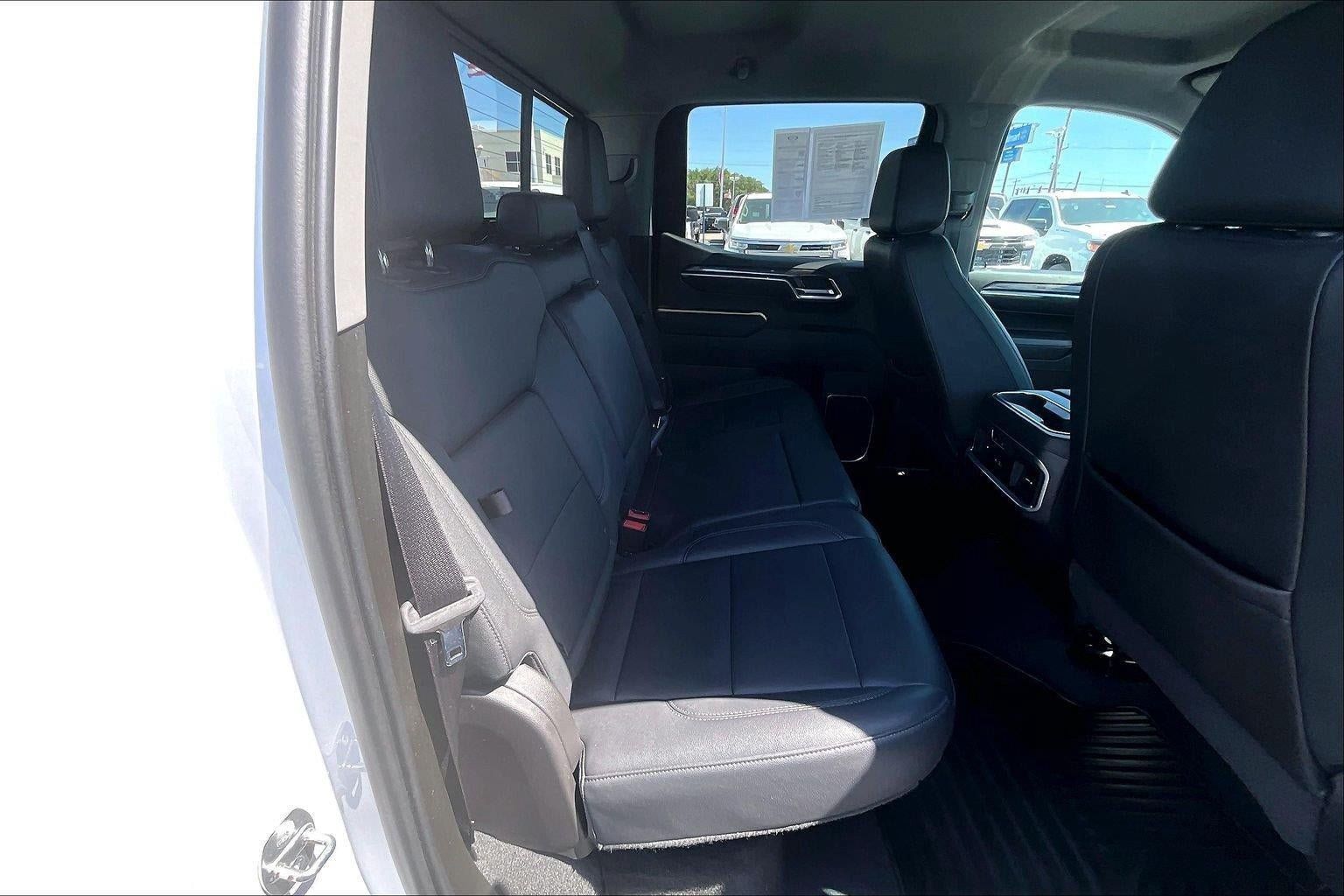 Used 2022 Chevrolet Silverado 1500 LTZ w/ LTZ Convenience Package II AWD/4WD image 24
