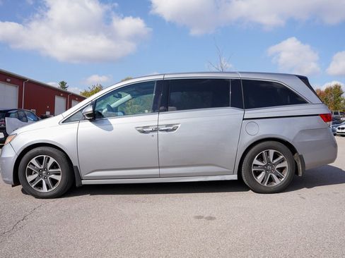 Used 2016 Honda Odyssey Touring Elite image 4