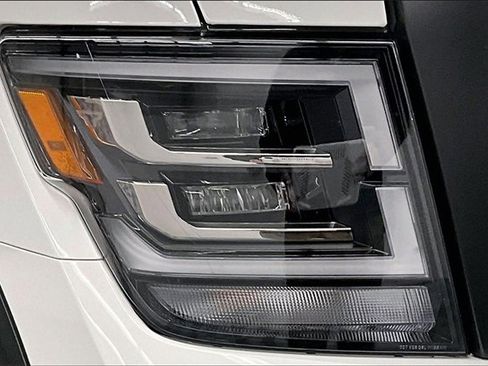 Used 2024 Nissan Titan PRO-4X w/ Pro-4x Convenience Package image 32