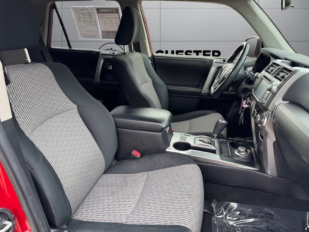 Used 2015 Toyota 4Runner SR5 AWD/4WD image 17