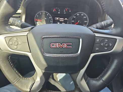 Used 2017 GMC Acadia SLE AWD/4WD image 25