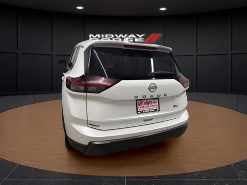 Used 2024 Nissan Rogue SV FWD image 6