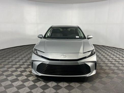 Used 2026 Toyota Camry LE image 5