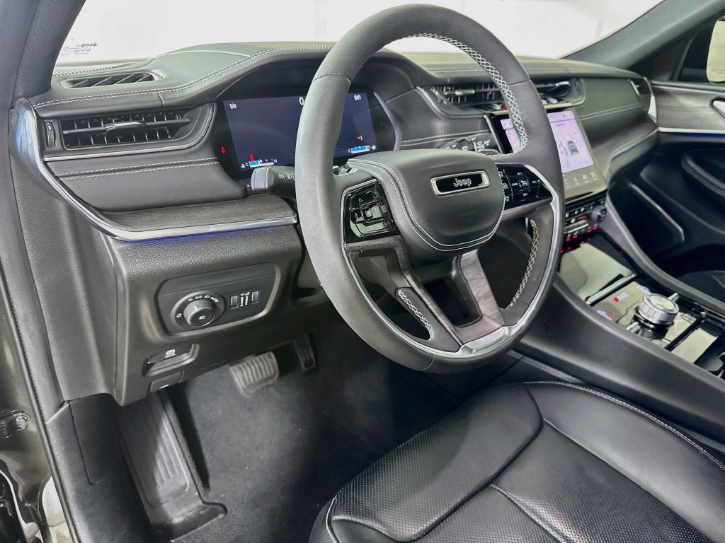 Used 2023 Jeep Grand Cherokee L Overland AWD/4WD image 10