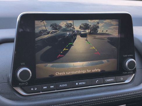 Used 2024 Nissan Rogue SV image 20