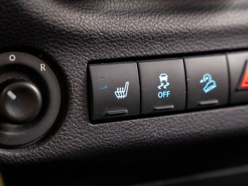 Used 2018 Jeep Wrangler Unlimited Sahara image 17