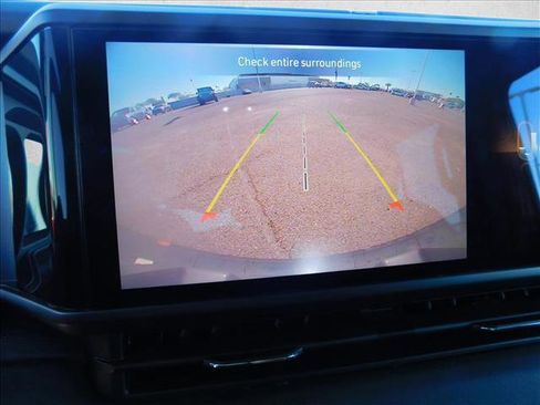 Used 2025 Jeep Wrangler Sahara image 14