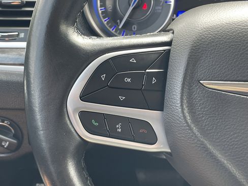 Used 2022 Chrysler 300 Touring L image 24