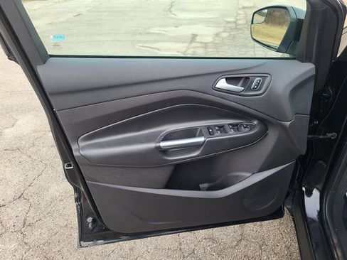 Used 2017 Ford Escape SE w/ SE Cold Weather Package image 24