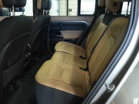 Used 2025 Land Rover Defender 110 X image 35