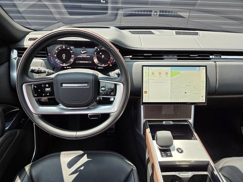 Used 2025 Land Rover Range Rover Autobiography AWD/4WD image 7
