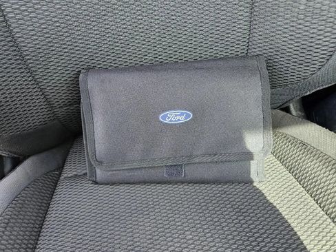 Used 2017 Ford Explorer XLT image 21