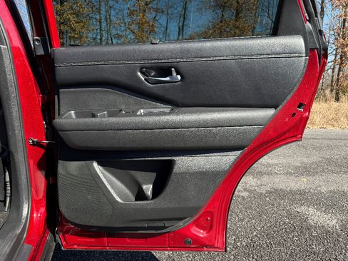 Used 2022 Nissan Pathfinder Platinum w/ Cargo Package image 30