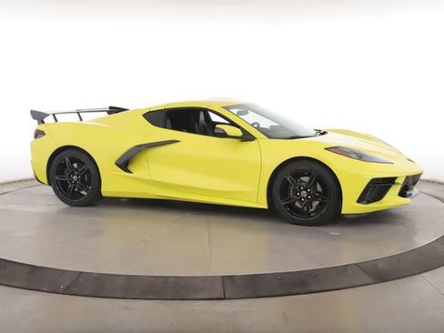 Used 2021 Chevrolet Corvette Stingray Coupe w/ 1LT RWD image 12