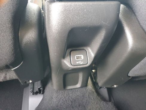 Used 2022 Jeep Renegade Latitude image 19