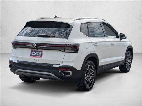 Used 2025 Volkswagen Taos SE FWD image 5