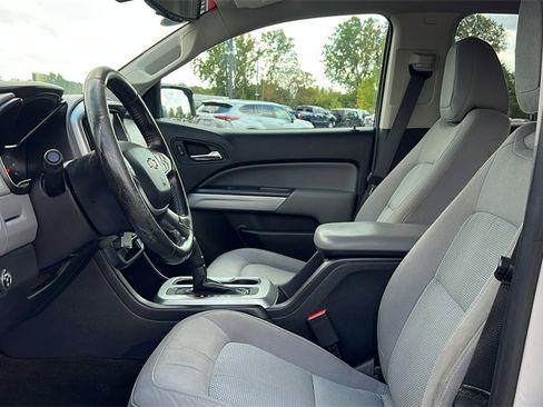 Used 2015 Chevrolet Colorado LT image 8