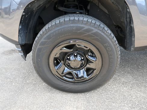 Used 2022 Toyota Tacoma SR image 10