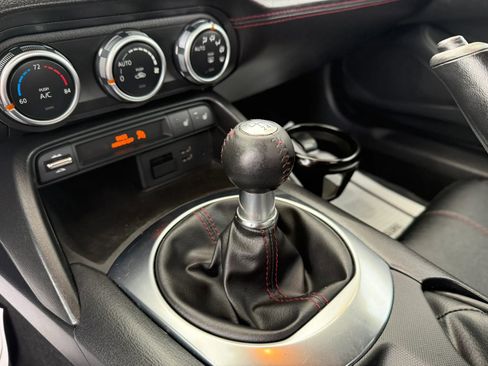 Used 2017 MAZDA MX-5 Miata RF Grand Touring RWD image 18