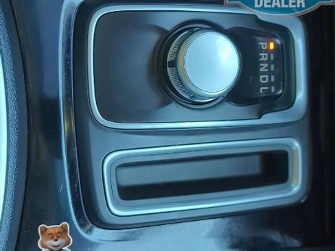 Used 2023 Chrysler 300 Touring w/ Sport Appearance Package image 9