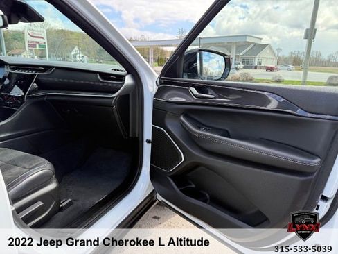 Used 2022 Jeep Grand Cherokee L Laredo AWD/4WD image 47