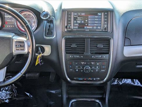 Used 2020 Dodge Grand Caravan GT image 12