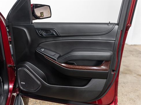 Used 2019 GMC Yukon SLT w/ HD Trailering Package AWD/4WD image 6