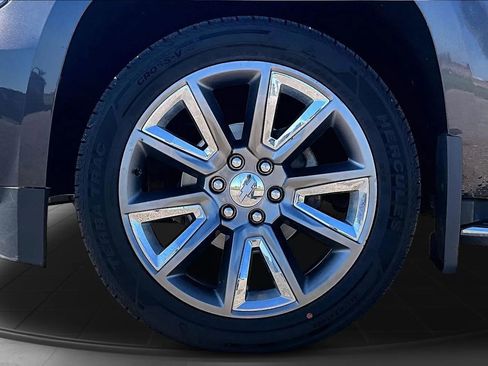 Used 2015 Chevrolet Suburban LTZ AWD/4WD image 41