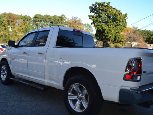 Used 2017 RAM 1500 Classic SLT image 9