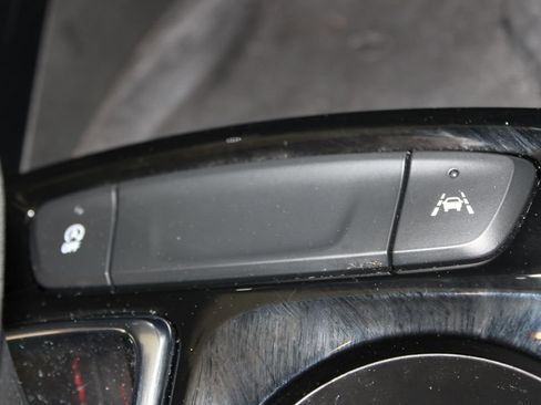 Used 2025 Chevrolet Trax RS w/ Sunroof Package image 53