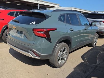 Used 2025 Chevrolet Trax LT w/ Driver Confidence Package