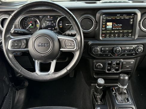 Used 2022 Jeep Wrangler Unlimited Sahara w/ Cold Weather Group image 11