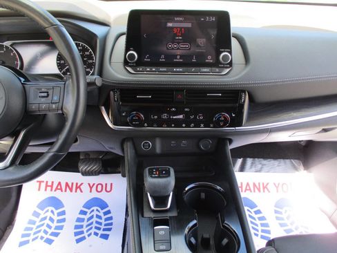 Used 2021 Nissan Rogue SL image 16