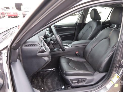 Used 2018 Toyota Camry XSE FWD image 8