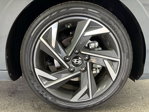 Used 2025 Hyundai Elantra Sport FWD image 26