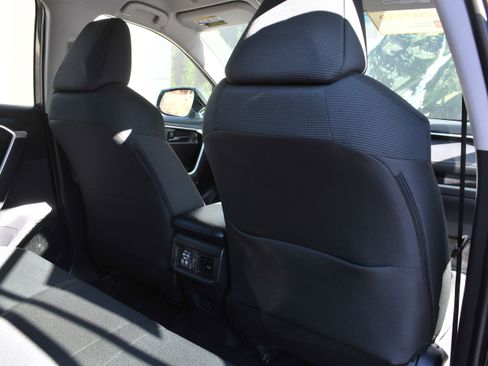 Certified 2025 Toyota RAV4 LE image 27