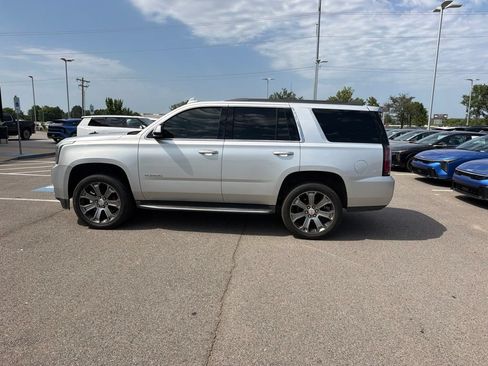 Used 2017 GMC Yukon SLE w/ Convenience Package RWD image 9