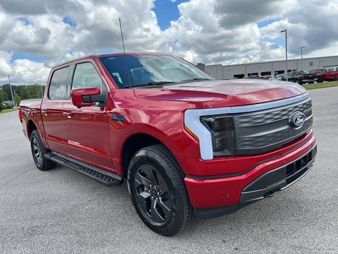 New 2025 Ford F150 Lightning Lariat AWD/4WD image 3