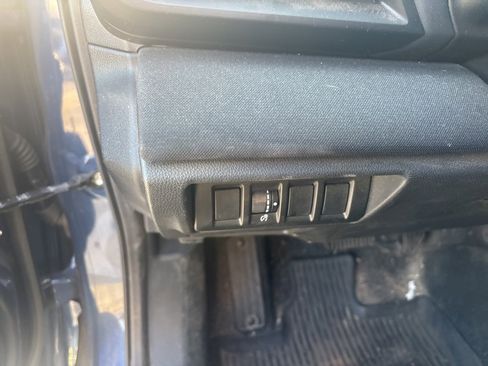 Used 2022 Subaru Outback Premium image 10