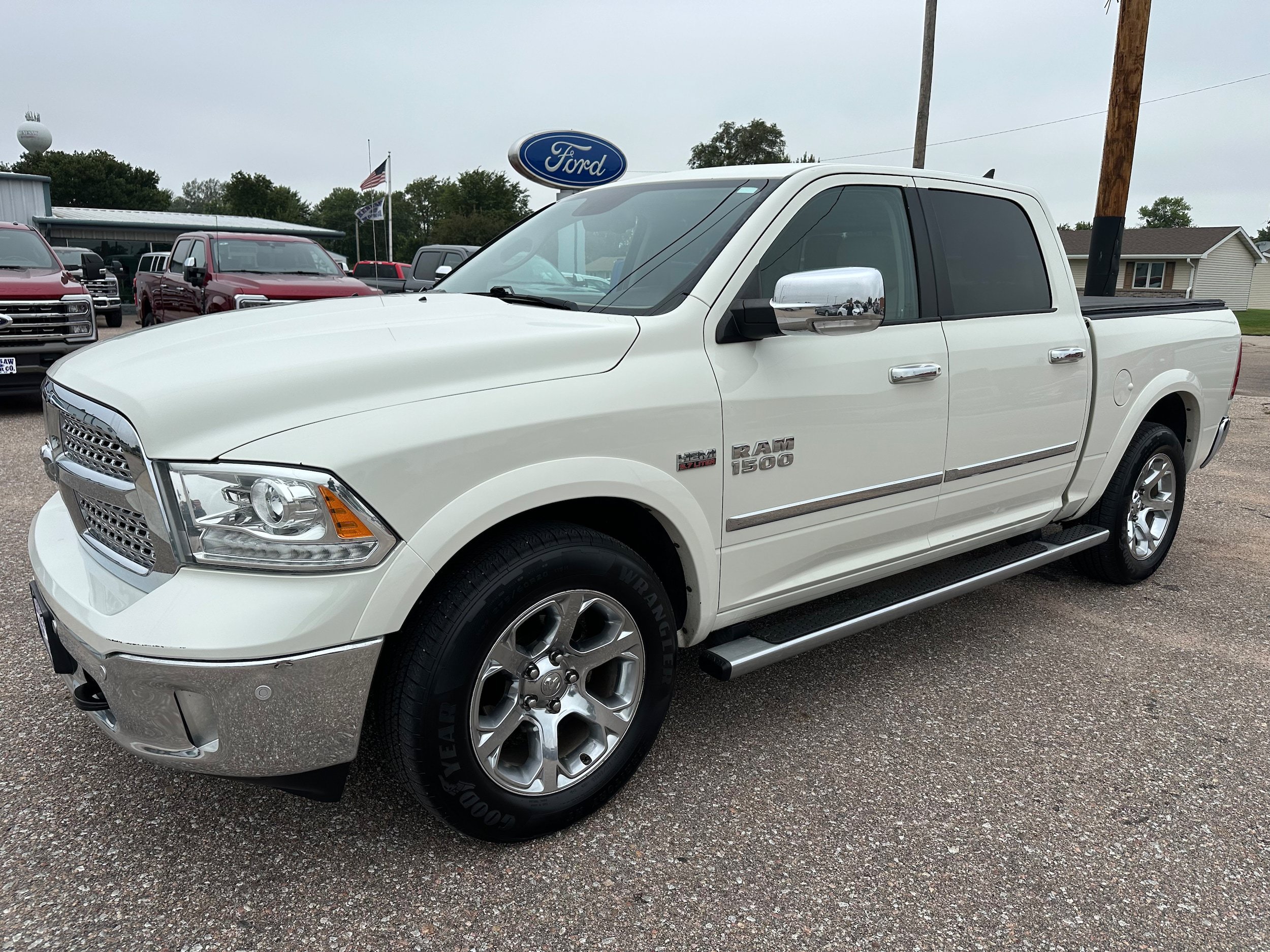 Used 2016 RAM 1500 Laramie w/ Convenience Group AWD/4WD image 1