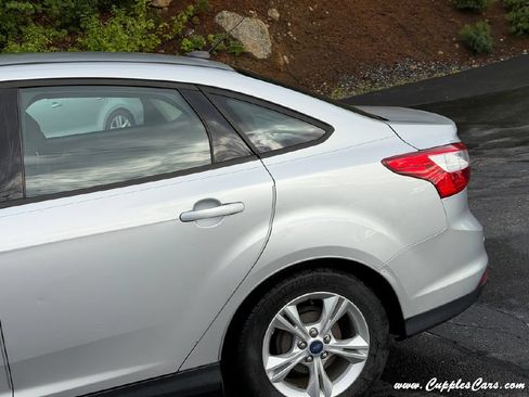 Used 2014 Ford Focus SE FWD image 26