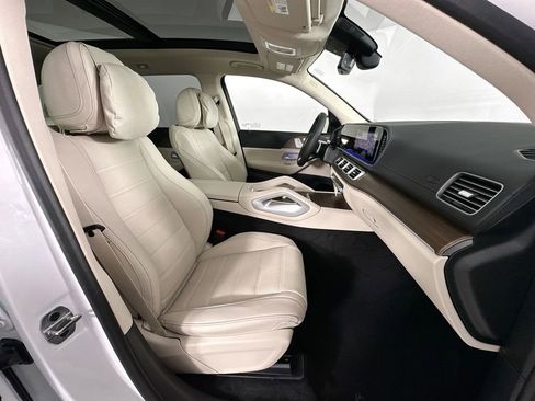 New 2026 Mercedes-Benz GLS 450 4MATIC image 31