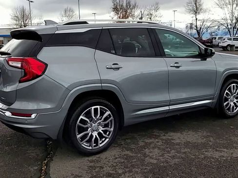 Used 2023 GMC Terrain Denali w/ Denali Premium Package image 8