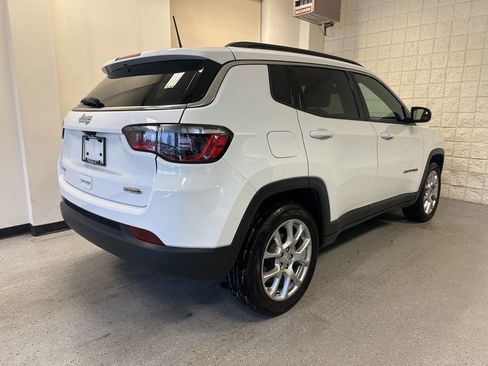 Used 2023 Jeep Compass Latitude image 43