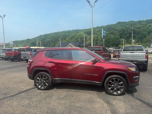 Used 2021 Jeep Compass Latitude w/ Sun and Sound Group AWD/4WD image 3