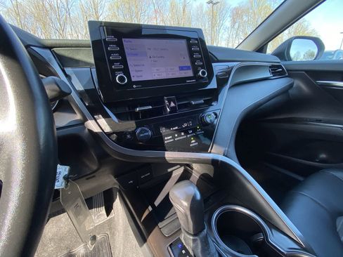 Used 2024 Toyota Camry SE image 27