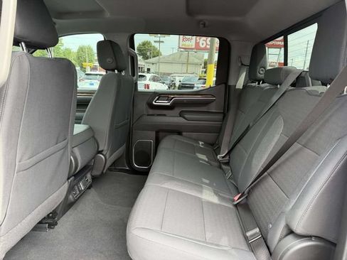 Used 2026 GMC Sierra 1500 SLE w/ Preferred Package AWD/4WD image 9