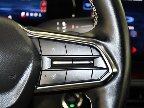 Used 2025 Chevrolet Traverse Z71 AWD/4WD image 21