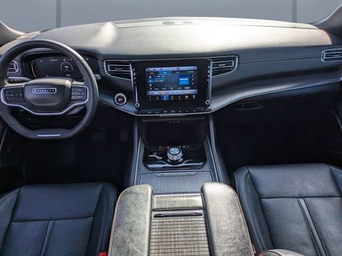 Used 2024 Jeep Wagoneer L Series II w/ Flexible Seating Group image 16